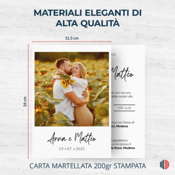 Partecipazione matrimonio personalizzabile con stampa inclusa, dettagli chiari per l'annuncio del grande giorno.