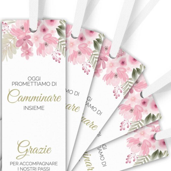 Eleganti segnaposto matrimonio in carta martellata con nastro decorativo.